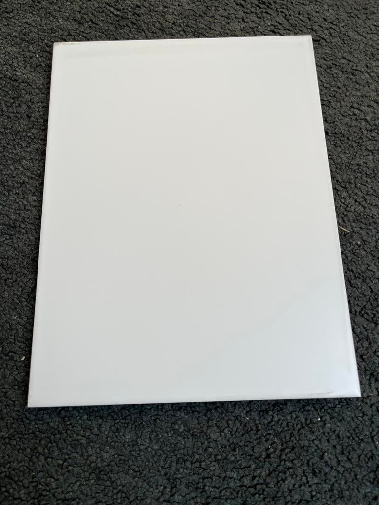 28 Witte keramische tegels (25x33 cm) over van badkamer, Doe-het-zelf en Verbouw, Tegels, Ophalen, Keramiek, Overige typen, Nieuw