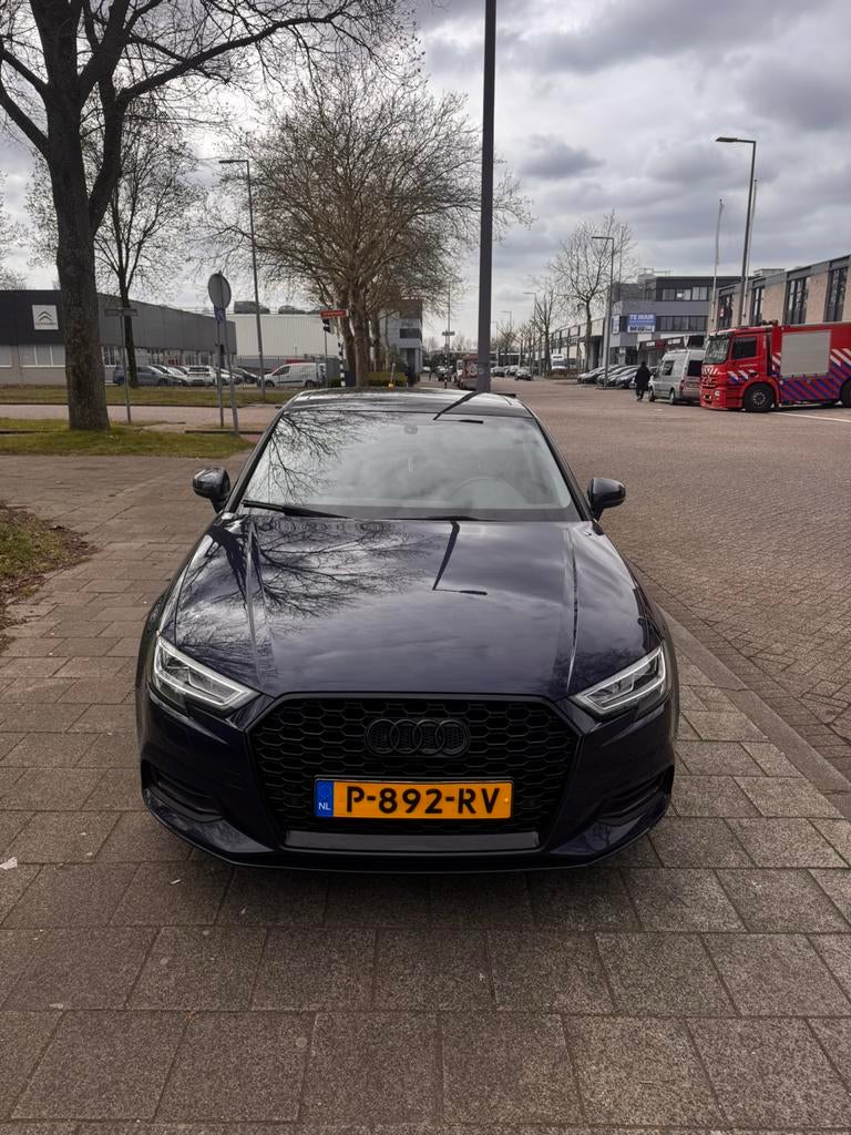 Audi A3 1.0TFSI 85KW DSG PANO Sedan 2016 Blauw, Blauw, Leder en Stof, 1180 kg, 115 pk