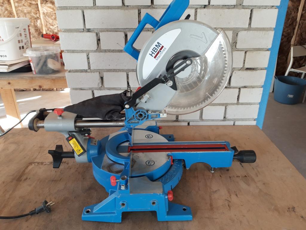 Afkortzaag radiaalzaag HBM 254 mm met laserstraal, Ophalen, 1200 watt of meer, Afkortzaag, 70 mm of meer