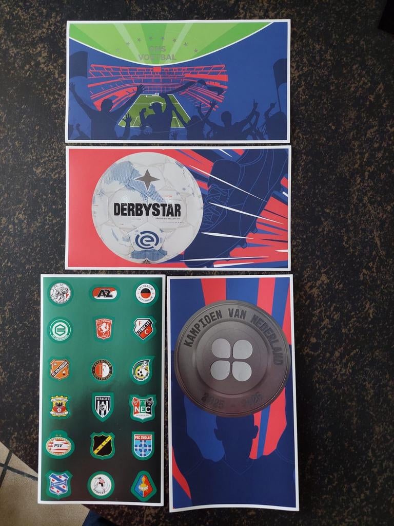4 XXL plus voetbal stickers, Plus, Ophalen of Verzenden