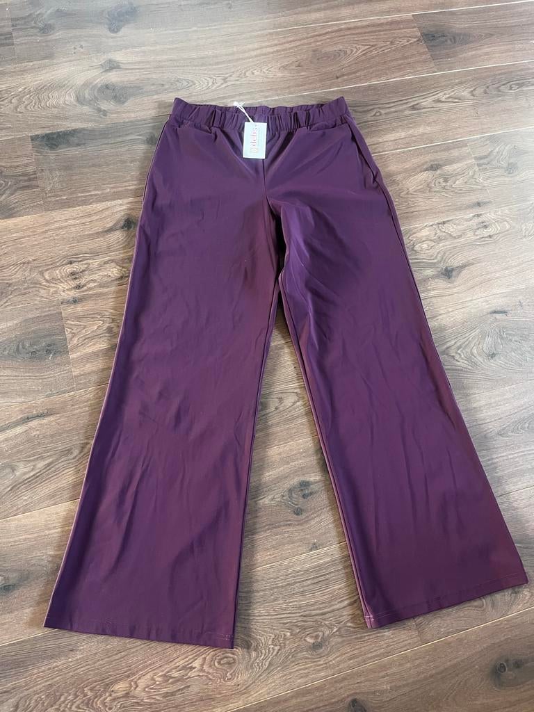 Wijnrode travelstof broek Debs casual Elegance XXL, Kleding | Dames, Broeken en Pantalons, Maat 46/48 (XL) of groter, Nieuw, Ophalen of Verzenden
