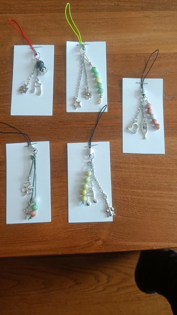 Vele soorten Telefoon- en Sleutelhangers - Handgemaakt, Ophalen of Verzenden, Nieuw