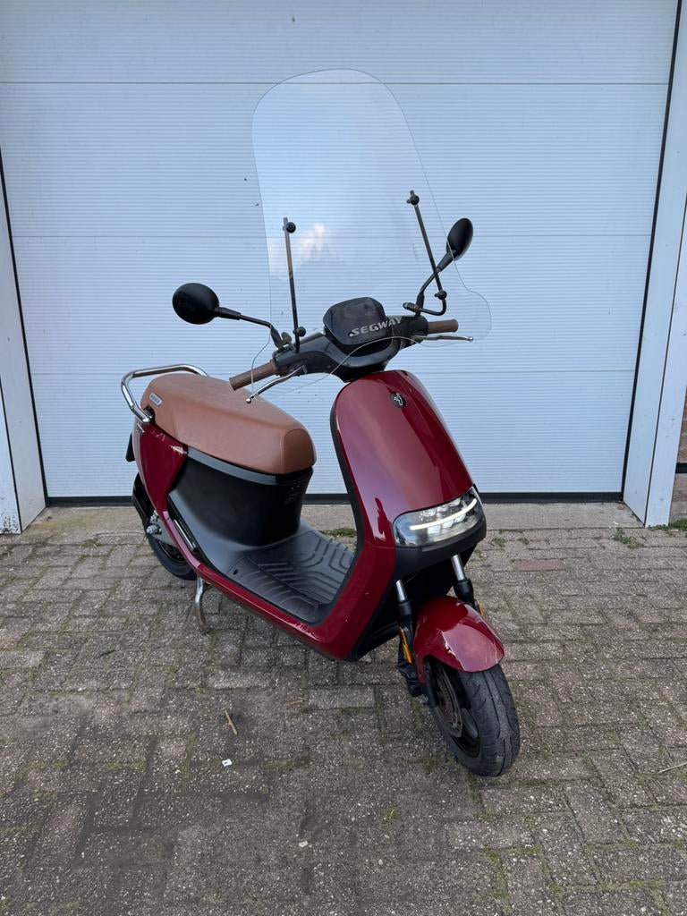Segway E125S | Ruby Red | 2021 | Nette Staat, Fietsen en Brommers, Scooters | Overige merken, Maximaal 45 km/u, Elektrisch, Ophalen of Verzenden