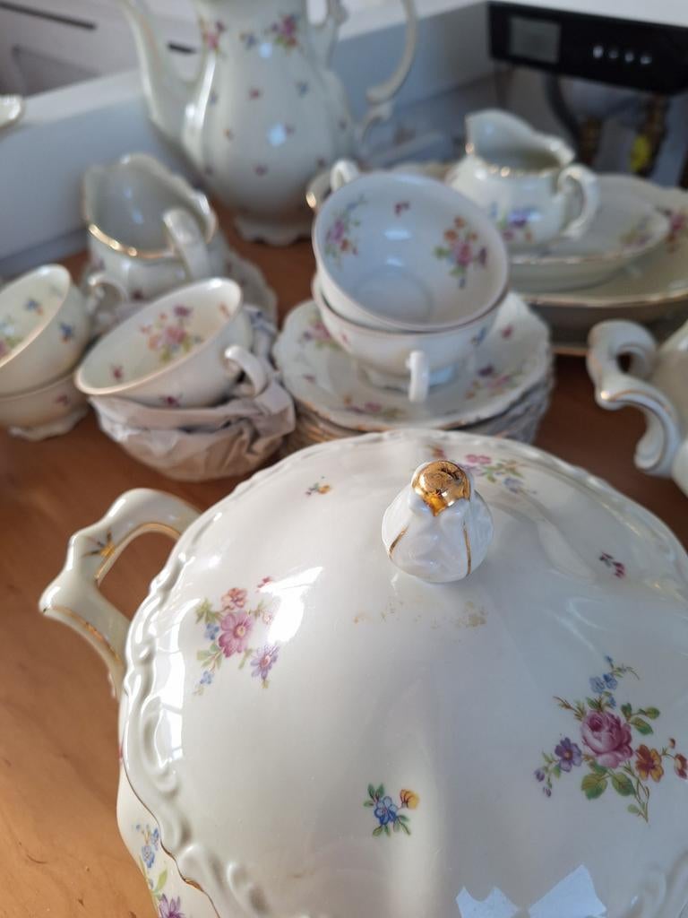 Spenzo Servies uit 1953 met Bloemetjesmotief - Bijna Complee, Ophalen of Verzenden