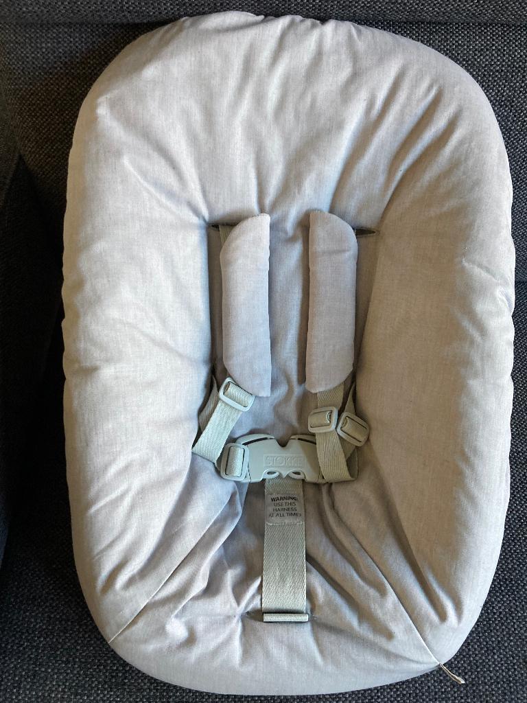 Stokke Newborn set + 2 hoezen + speelboog, Kinderen en Baby's, Kinderstoelen, Verzenden, Zo goed als nieuw, Overige typen, Gordel(s)