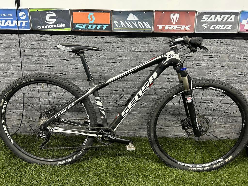Sensa Fiori TNT 29 inch carbon mountainbike MTB deore xt 29”, Fietsen en Brommers, Fietsen | Mountainbikes en ATB, Zo goed als nieuw