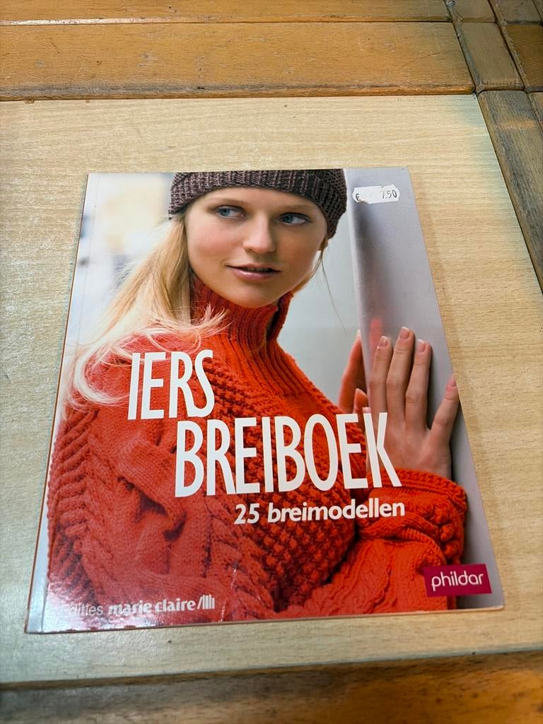 IERS BREIBOEK: 25 breimodellen - Phildar, Ophalen of Verzenden, Gebruikt, Breien, Patroon of Boek
