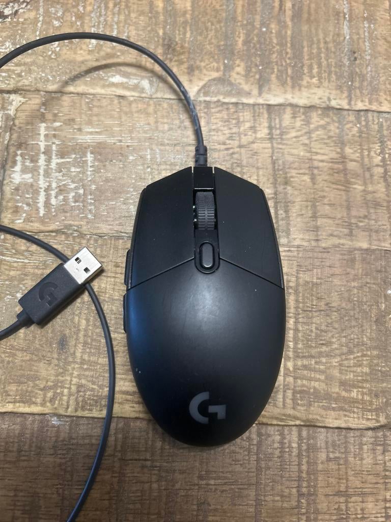 Logitech G203 LIGHTSYNC Gaming Muis, Computers en Software, Muizen, Muis, Gebruikt, Gaming muis, Ophalen of Verzenden