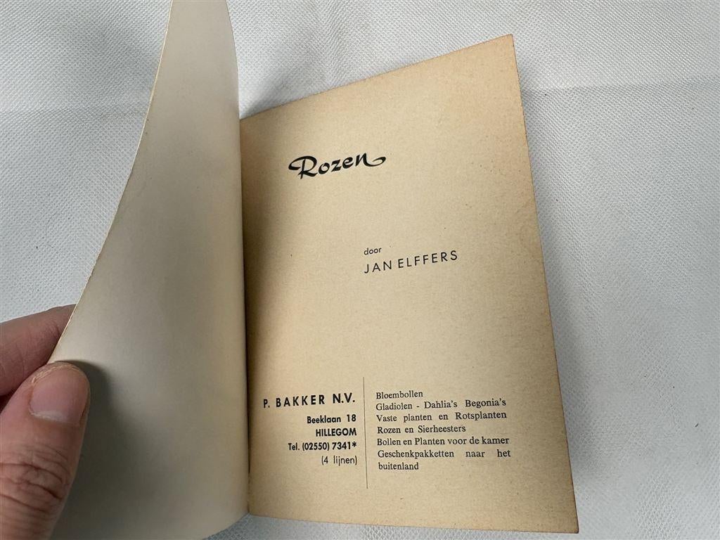 Rozen — Kweken, Verzorgen en Toepassen, Ophalen of Verzenden, Gelezen, Bloemen, Planten en Bomen