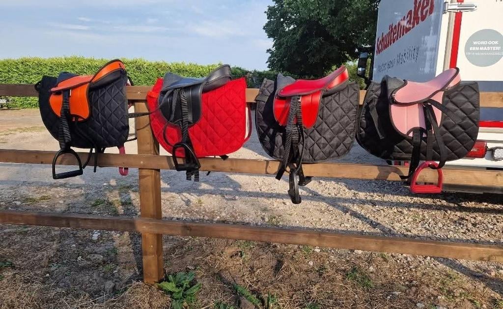Te koop verschillende kleuren shetlander zadel setjes, ., Ophalen of Verzenden, ., .