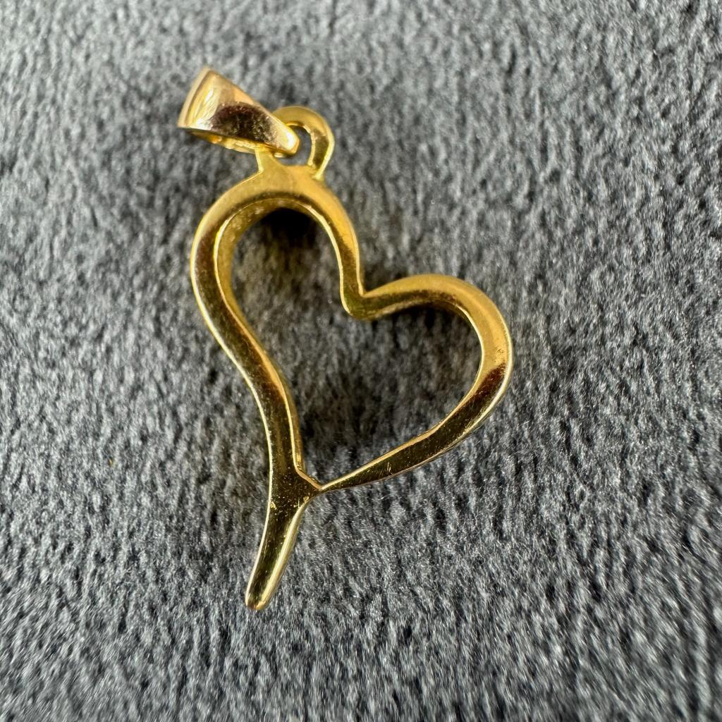 Gouden Hanger | 18k | 2,31g | hartje | 2,5cm | 404676, Sieraden, Tassen en Uiterlijk, Kettinghangers, Gebruikt, Ophalen of Verzenden