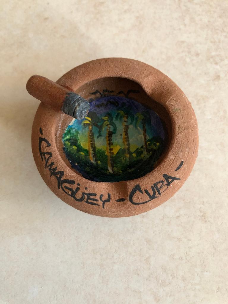 Asbakje met sigaar uit Cuba ook leuk als souvenir, nieuw, Ophalen of Verzenden, Nieuw