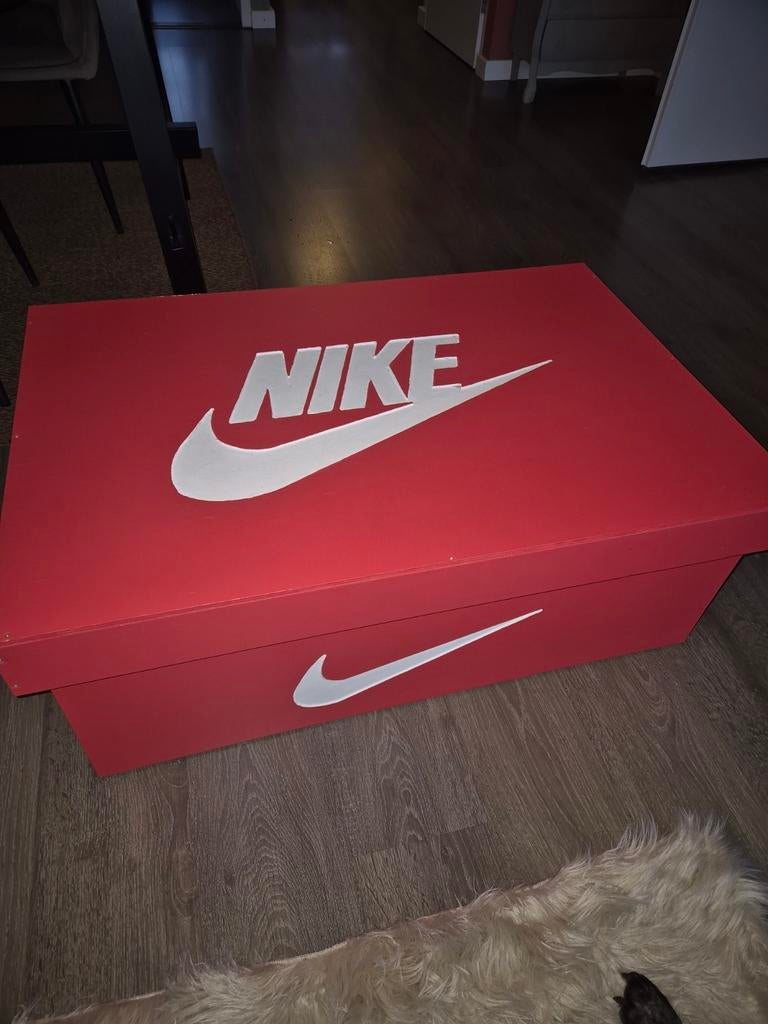 Nike Sneakerbox. Zelf gemaakt!, Huis en Inrichting, Kasten | Schoenenkasten, Ophalen, Zo goed als nieuw