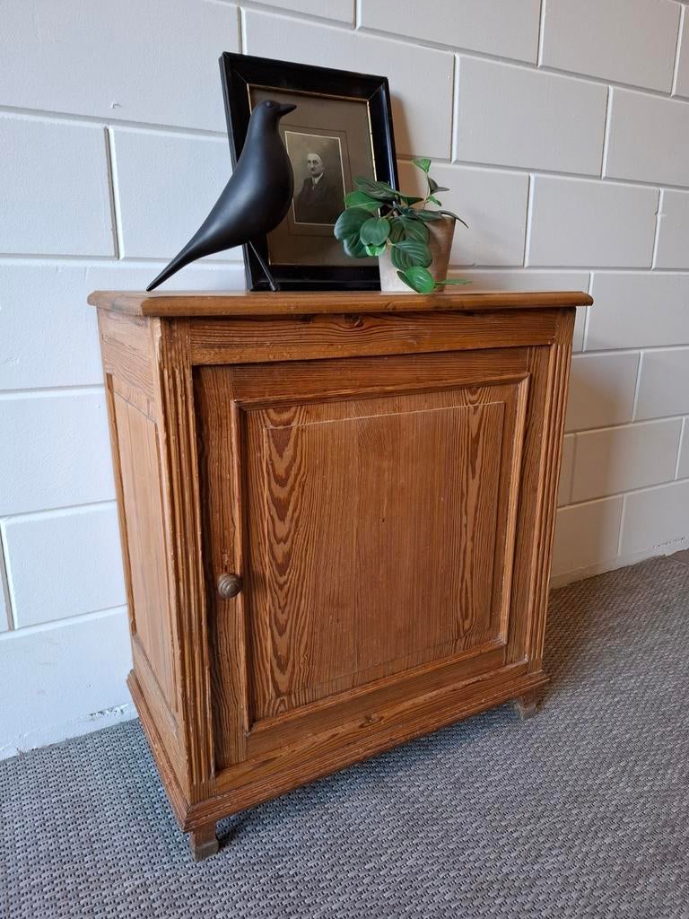 Vintage/Antiek grenen kast, Brocante houten kastje, Ophalen