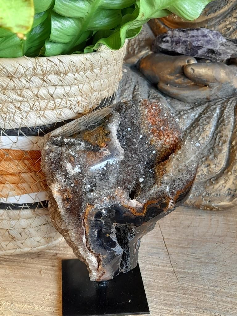 Sparkly Rots Agaat op standaard., Verzamelen, Mineralen en Fossielen, Ophalen of Verzenden