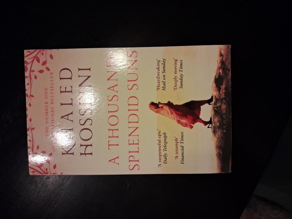 Duizend schitterende zonnen - Khaled Hosseini, Ophalen of Verzenden, Gelezen, Khaled Hosseini