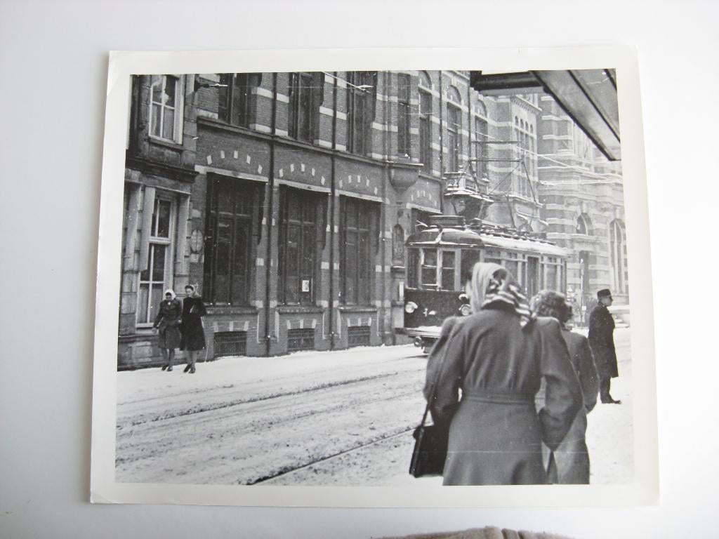 Breestraat in maart 1947 ter hoogte van Postkantoor, Ophalen of Verzenden, Voor 1940, Zo goed als nieuw, Overige onderwerpen