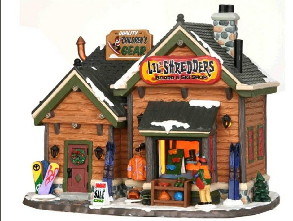 Lemax lil shredders ski winkel huis kerstdorp miniatuur, Diversen, Kerst, Ophalen of Verzenden, Zo goed als nieuw