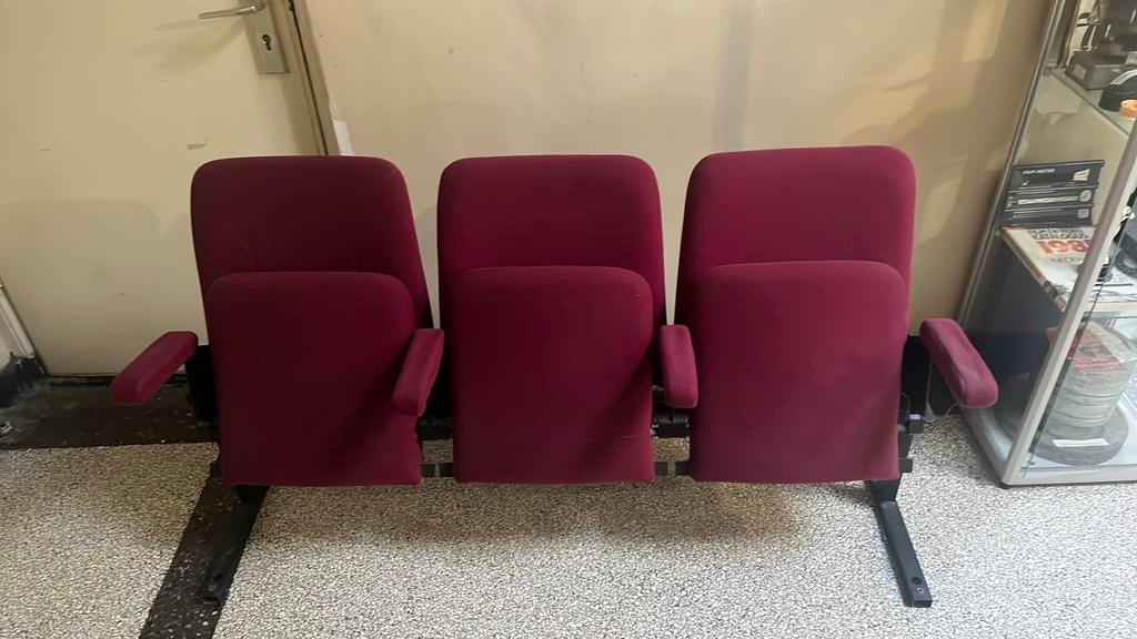 Rode bioscoopstoelen, Huis en Inrichting, Fauteuils, Ophalen, Gebruikt, Stof