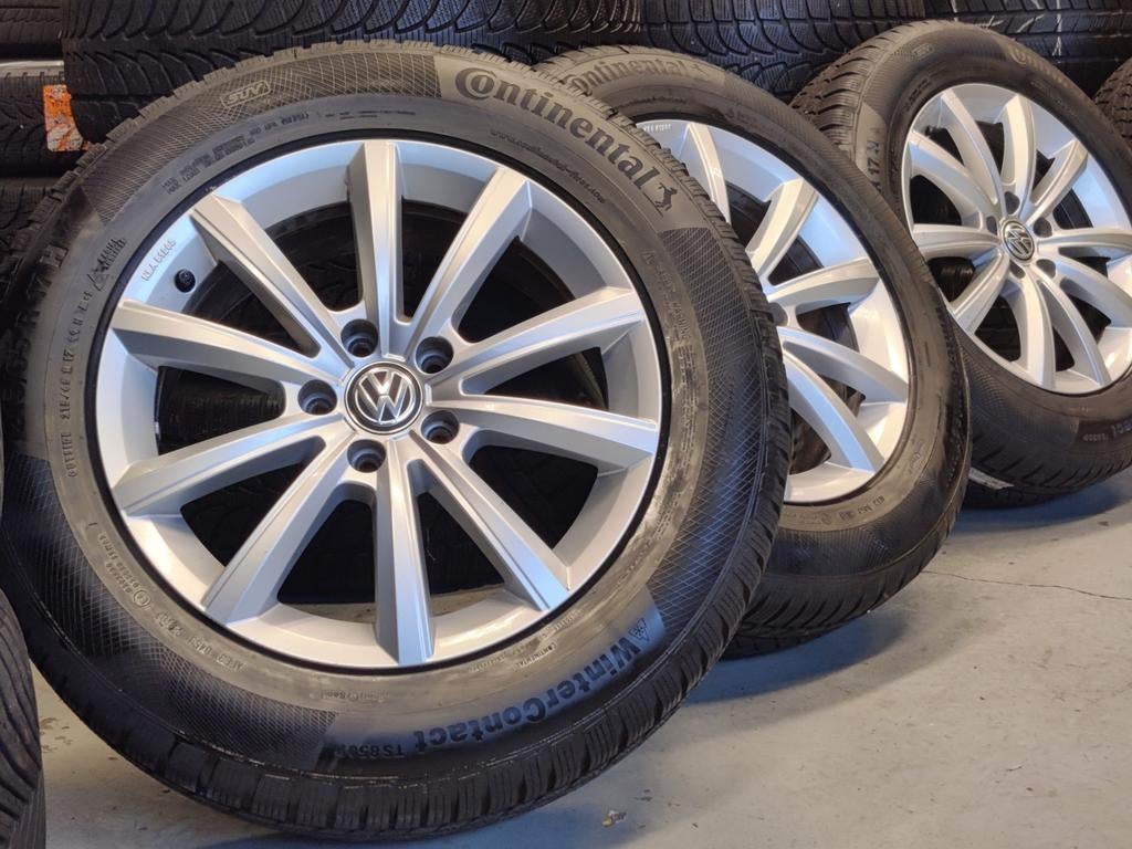 Nette Originele VW Tiguan Winterset Continental "Merano", Auto-onderdelen, Ophalen, Banden en Velgen, 17 inch, Winterbanden