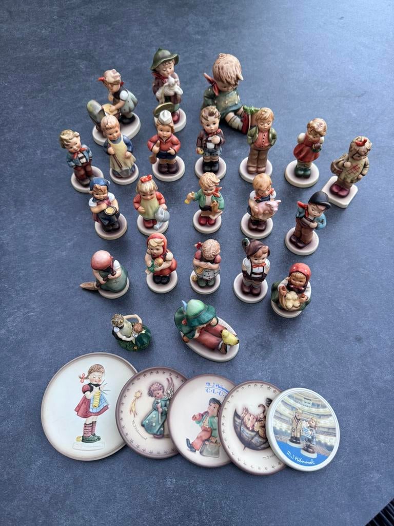 27 mooie Hummel beeldjes, Ophalen, Zo goed als nieuw, Hummel