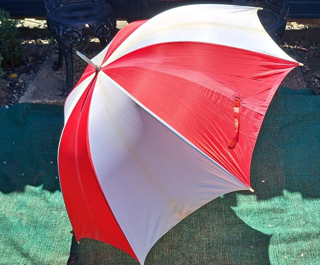te koop rood wit paraplu 110 cm in doorsnee, Ophalen of Verzenden, Zo goed als nieuw, Rood