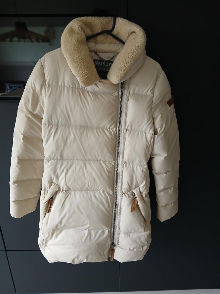 Creme kleurige moscow jas maat M, Kleding | Dames, Jassen | Winter, Ophalen of Verzenden, Zo goed als nieuw, Maat 38/40 (M), Beige
