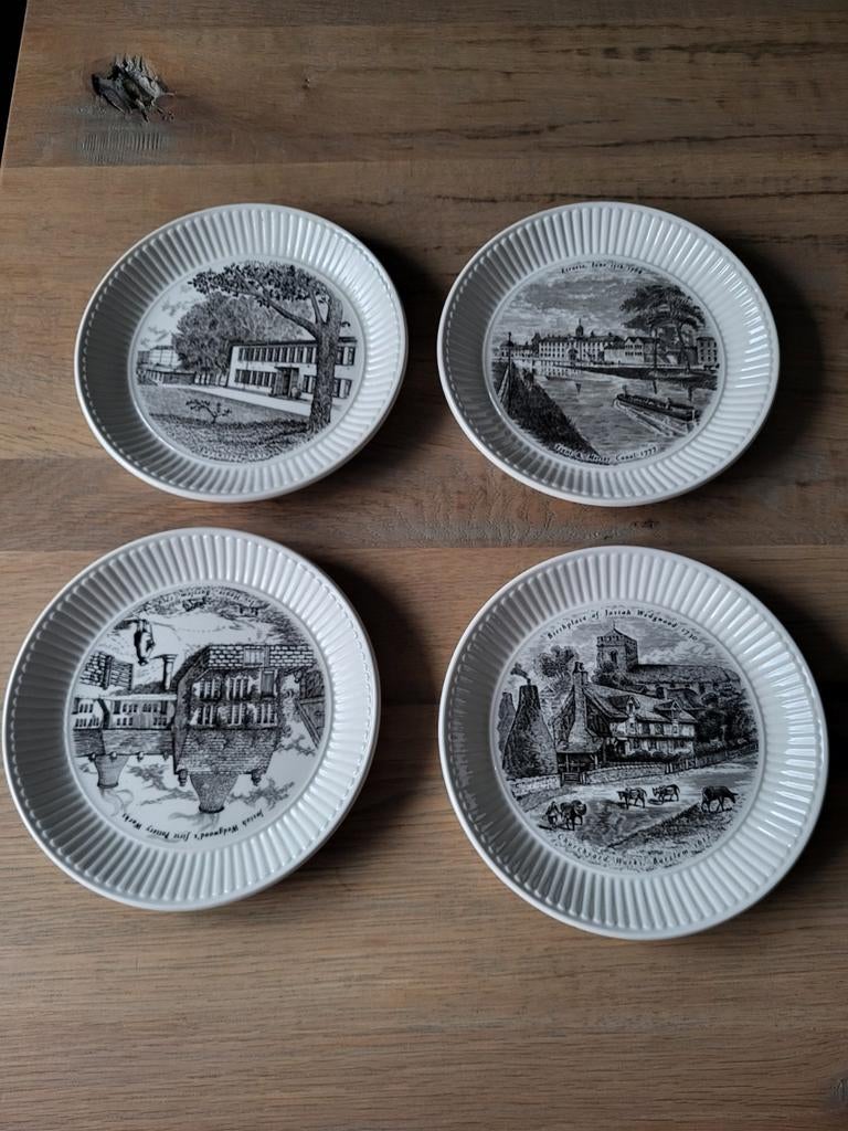Wedgwood JOSIAH Etruria Barlaston schotels, Huis en Inrichting, Nieuw, Ophalen of Verzenden, Wedgwood, Kop(pen) en/of Schotel(s)