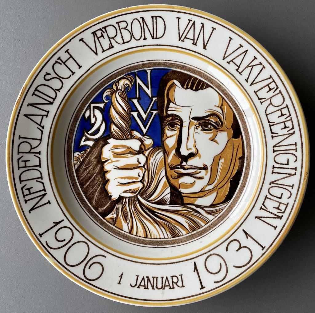 Herinneringsbord NVV 25 jaar (1906-1931) Regout, Antiek en Kunst, Ophalen of Verzenden