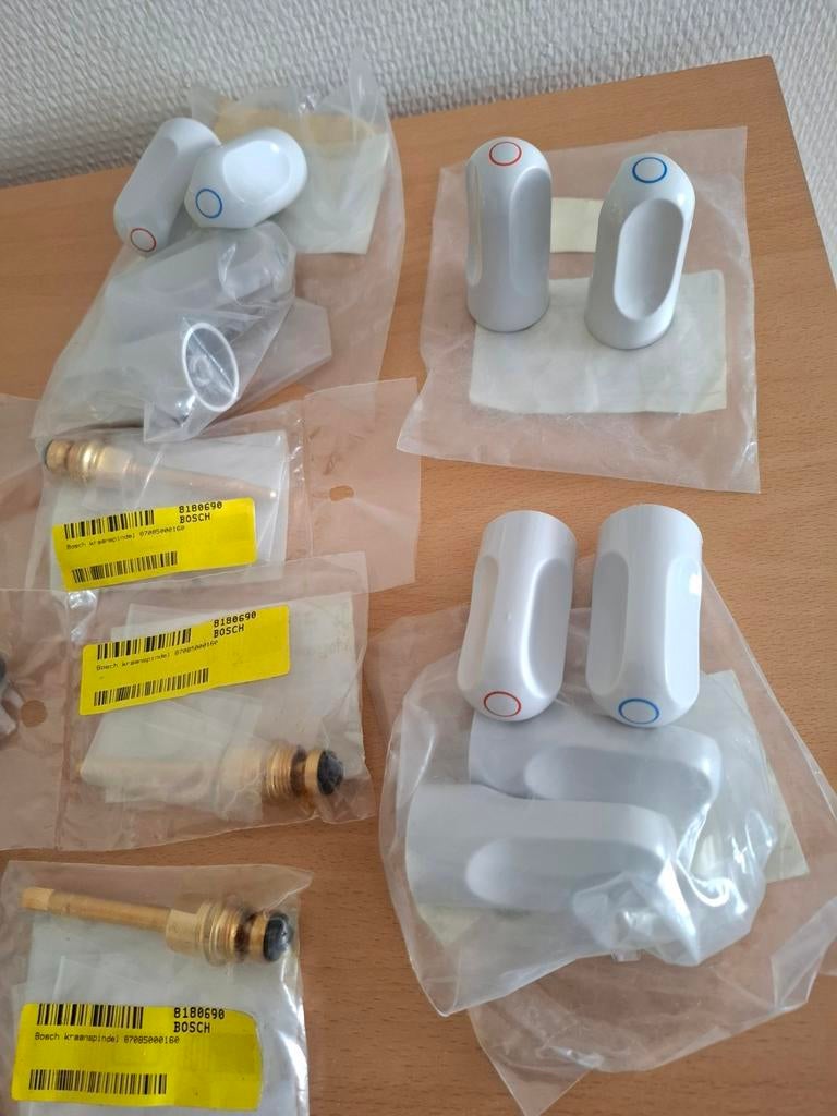 Geiser knoppen, spindels en kraanleertjes Bosch/Junkers, Doe-het-zelf en Verbouw, Geisers en Boilers, Nieuw, Geiser, Minder dan 20 liter