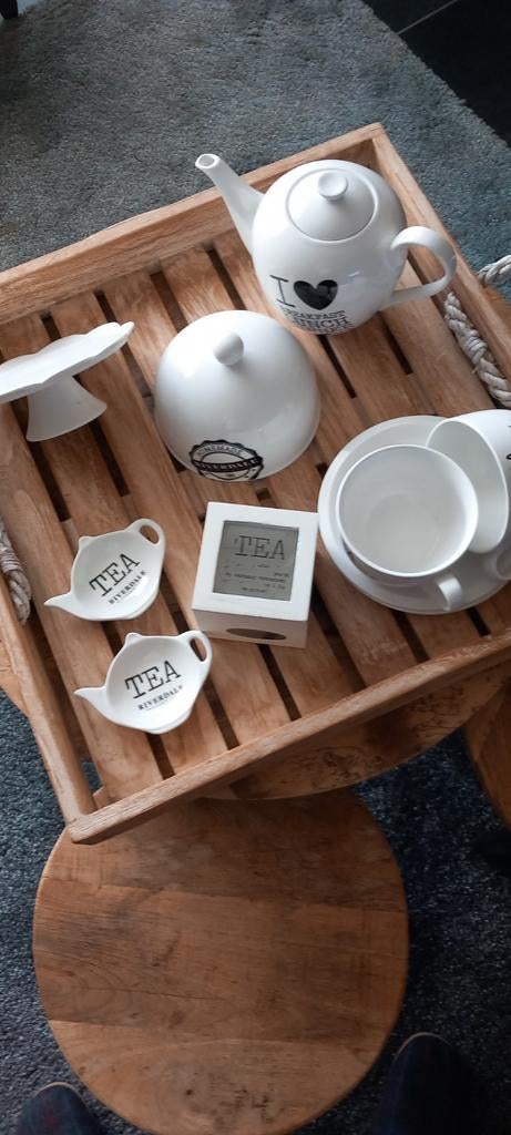 RIVERDALE THEESET, Ophalen, Zo goed als nieuw, Rond, Overige materialen