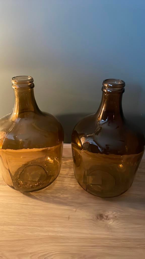 Twee hoge grote bruine gist flessen, Ophalen, Overige kleuren, Minder dan 50 cm, Glas