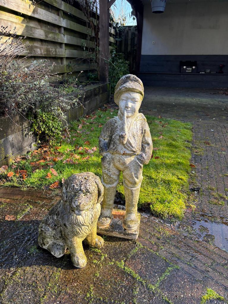 Tuin beelden man en hond, Tuin en Terras, Tuinbeelden, Ophalen, Gebruikt, Beton