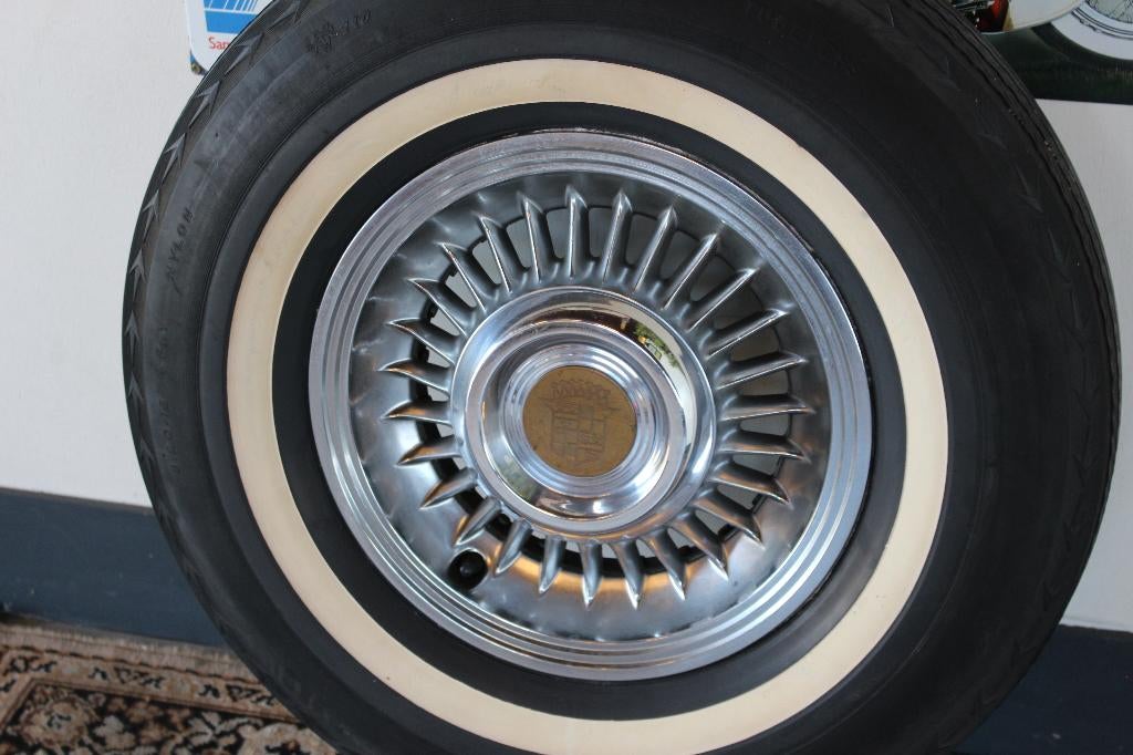 Set Cadillac Sabre Wheels - 1955, 1956, 1957 velgen Eldorado