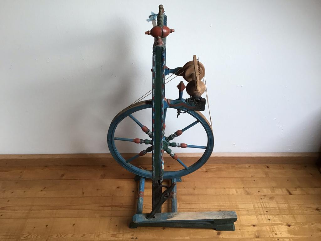 oud spinnewiel, Hobby en Vrije tijd, Spinnewielen en Spinnen, Gebruikt, Spinnewiel, Ophalen