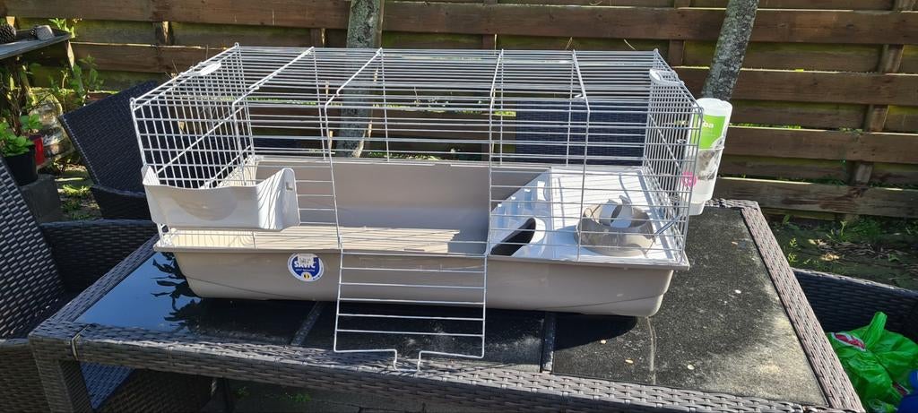 Konijnenhok / Binnenkooi met accessoires – netjes gebruikt, Dieren en Toebehoren, Knaagdieren en Konijnen | Hokken en Kooien, Konijn