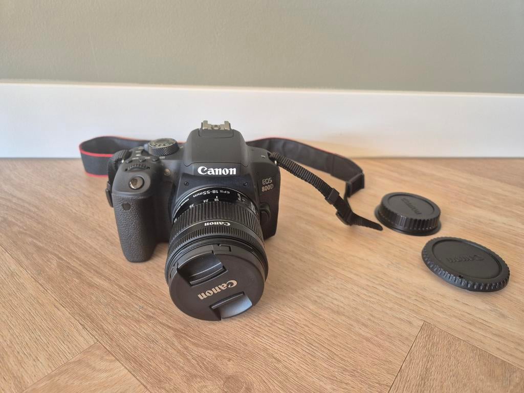 Spiegelreflexcamera Canon EOS 800D met 18-55mm lens + tas, Ophalen, Spiegelreflex, Canon, Zo goed als nieuw