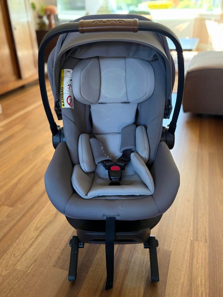 Nuna Arra Next Baby Autostoeltje (Granite) + Isofix Base, Slaapstand, Zo goed als nieuw, Isofix, 0 t/m 13 kg