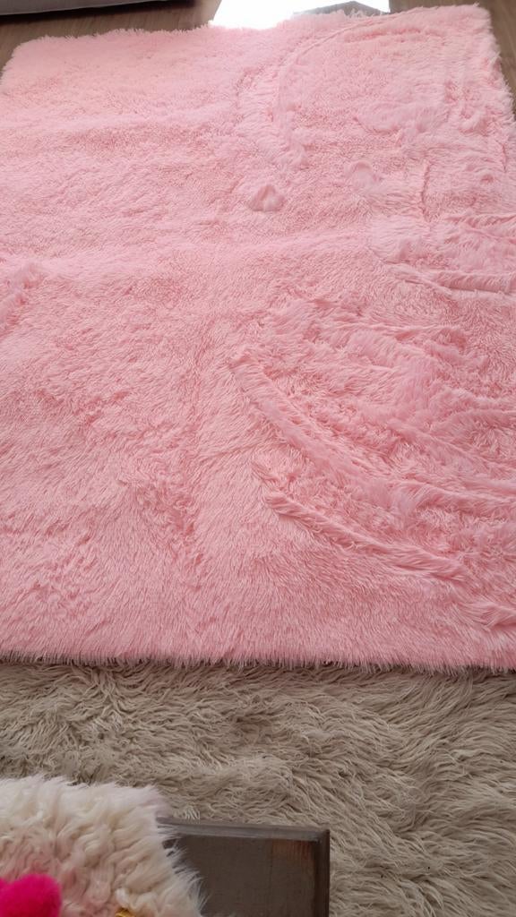 Hoogpolig vloerkleed roze, Nieuw, Ophalen of Verzenden, 150 tot 200 cm, Rechthoekig