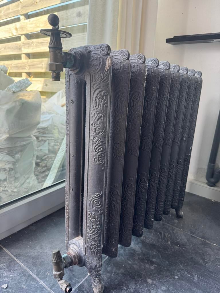 Unieke ongeverfde gietijzeren radiator - Haarlem, Doe-het-zelf en Verbouw, Verwarming en Radiatoren, Ophalen, Gebruikt, Radiator