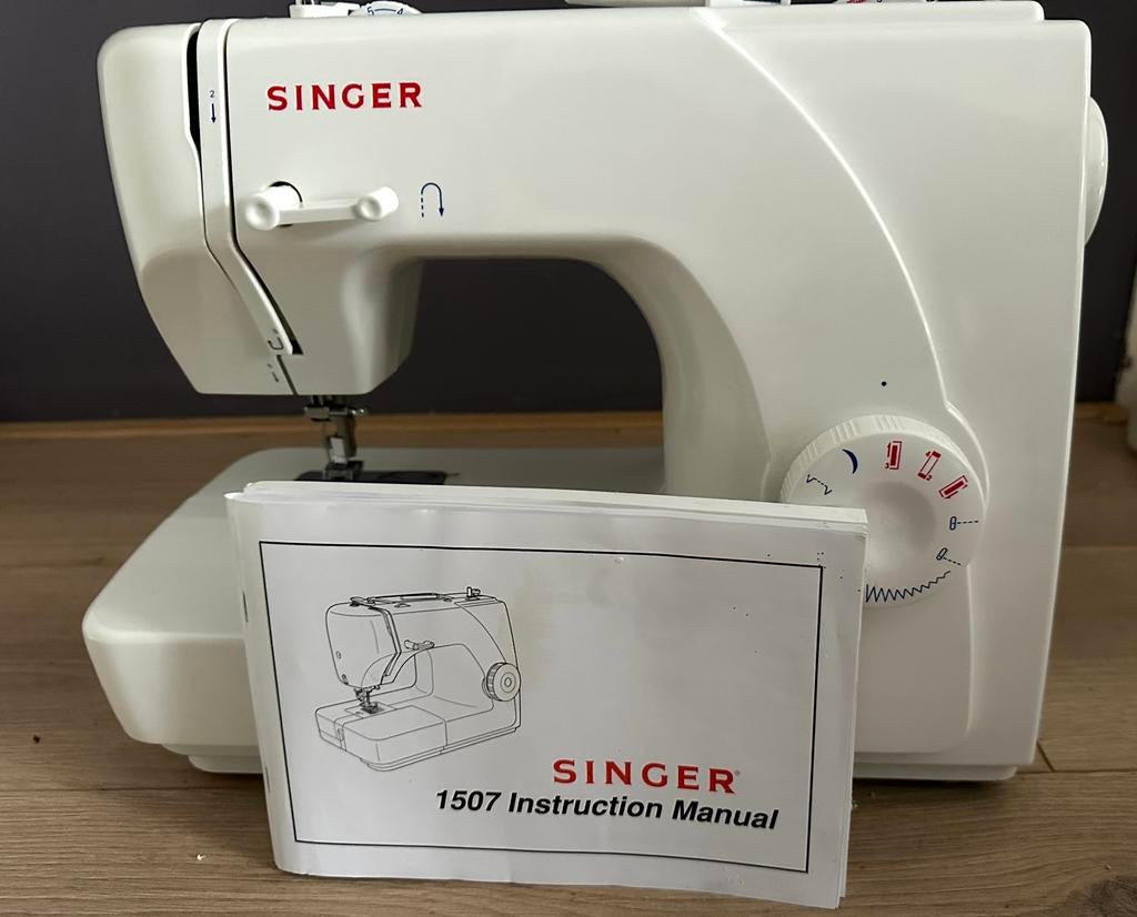 Singer 1507, Hobby en Vrije tijd, Naaimachines en Toebehoren, Ophalen, Zo goed als nieuw, Naaimachine, Singer