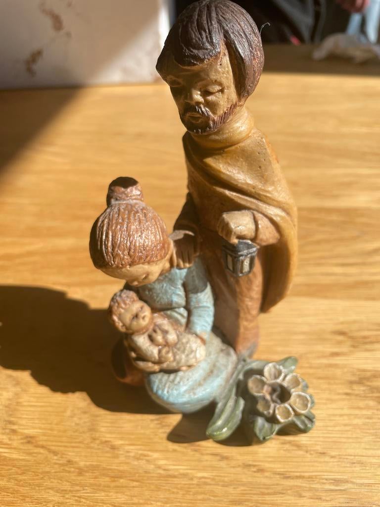Religieus stenen beeldje jozef maria en jezus, Ophalen