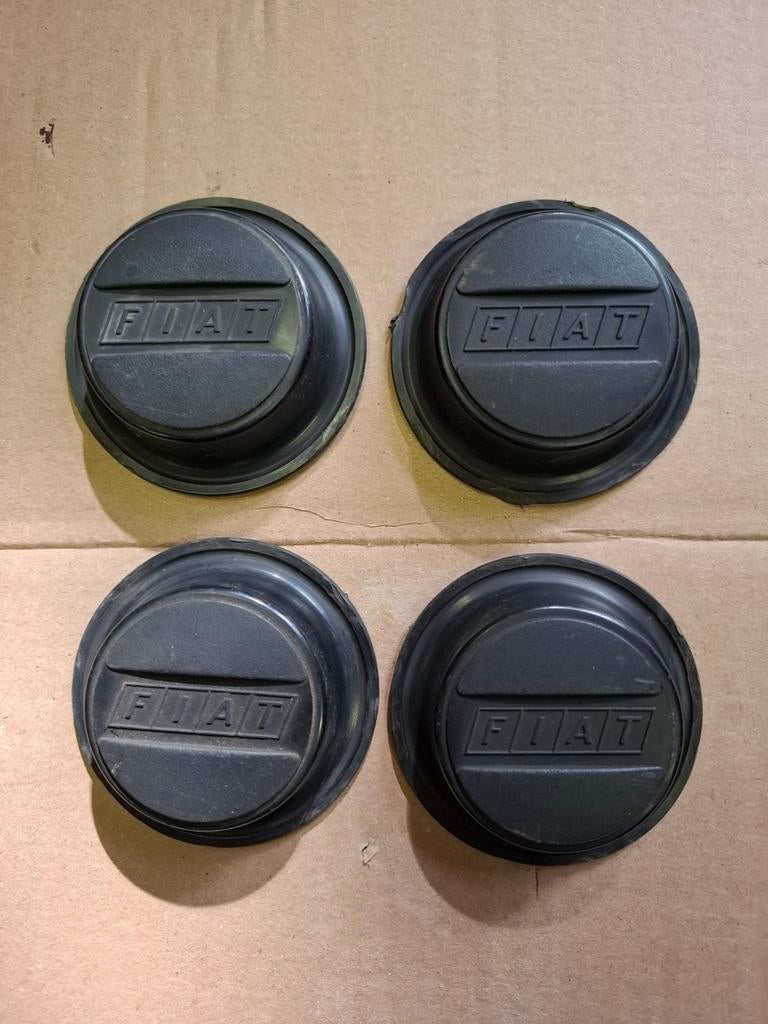 Fiat naafkapjes die klemmen tussen de wielbouten, Ophalen of Verzenden, Gebruikt