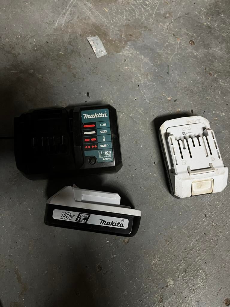 Makita Accu met lader, Ophalen, Boor- en Schroefmachine