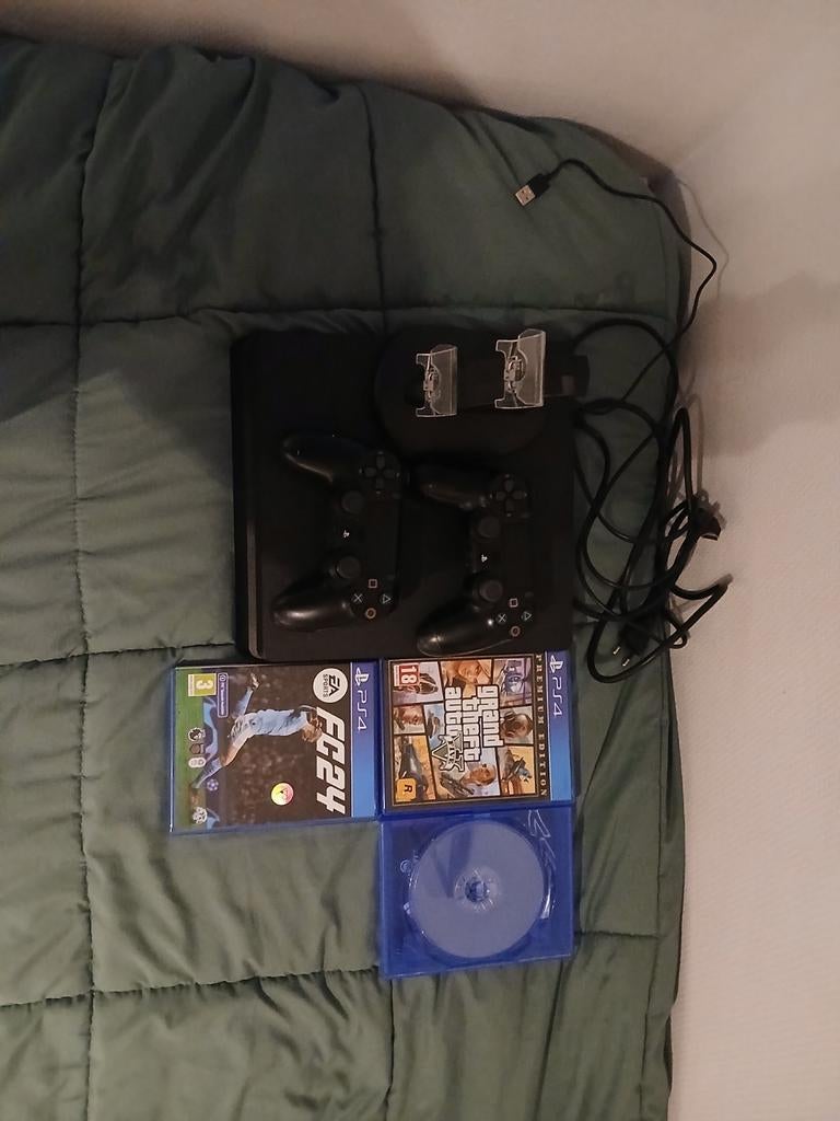 PlayStation 4 Slim 500GB met 2 controllers en 3 games, Spelcomputers en Games, Spelcomputers | Sony PlayStation 4, Ophalen of Verzenden