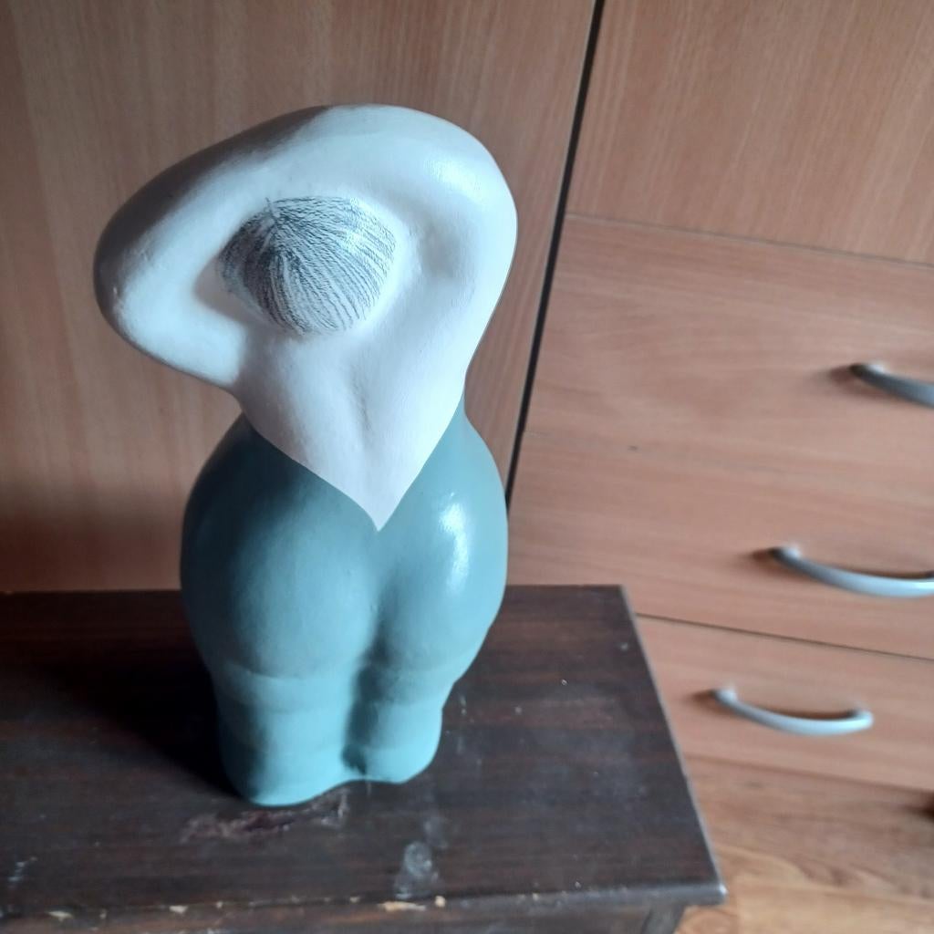 Dikke dames beelden, Ophalen, Zo goed als nieuw