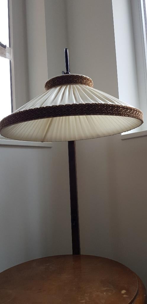 Tafel eiken met lamp kapje 1920 jaren ,, Ophalen