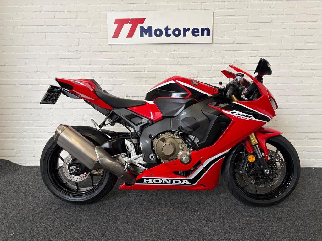 HONDA CBR 1000 RR FIREBLADE ABS (bj 2017) 44,221 km, Motoren, Motoren | Honda, HONDA, 4 cilinders, Motorrijbewijs A, Bedrijf