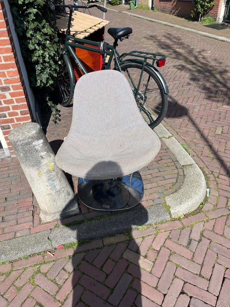 Draaistoel met stoffen bekleding, Ophalen, Gebruikt, Eén, Stof