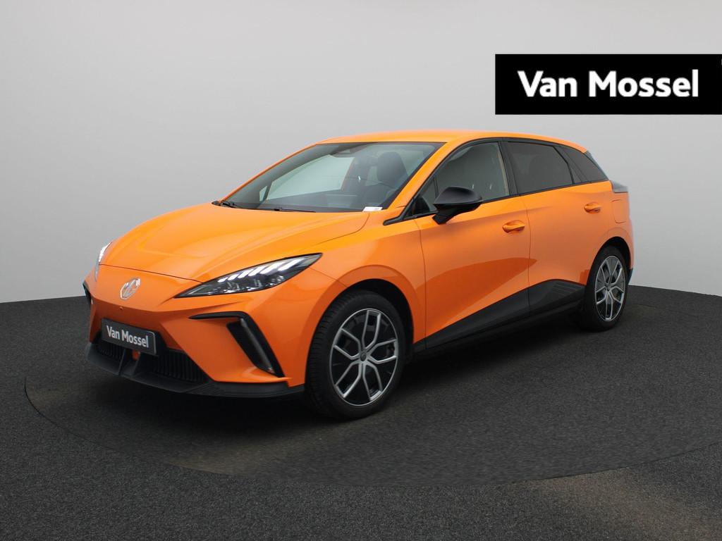 MG MG4 64 kWh Luxury | Apple Carplay & Android Auto | elektr, Auto's, MG, Automaat, 12 maanden, Gebruikt, Elektrische ramen